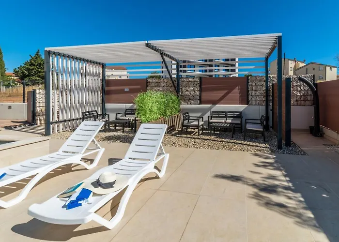 Pinna - Galija * Pula